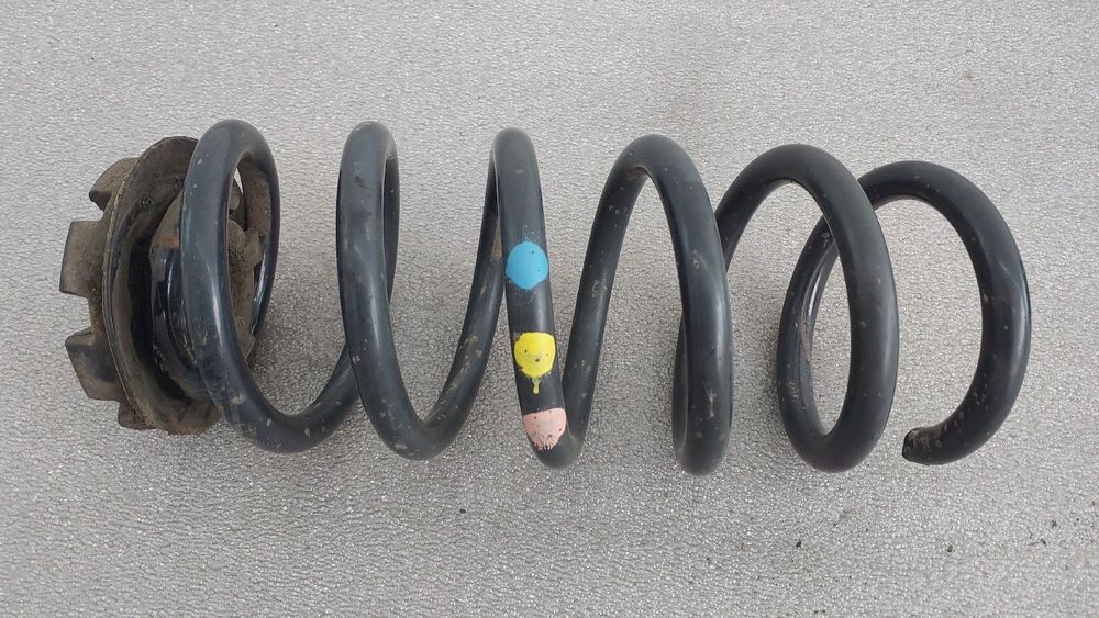 Mola de suspensão trás direita RENAULT Clio IV (BH_)