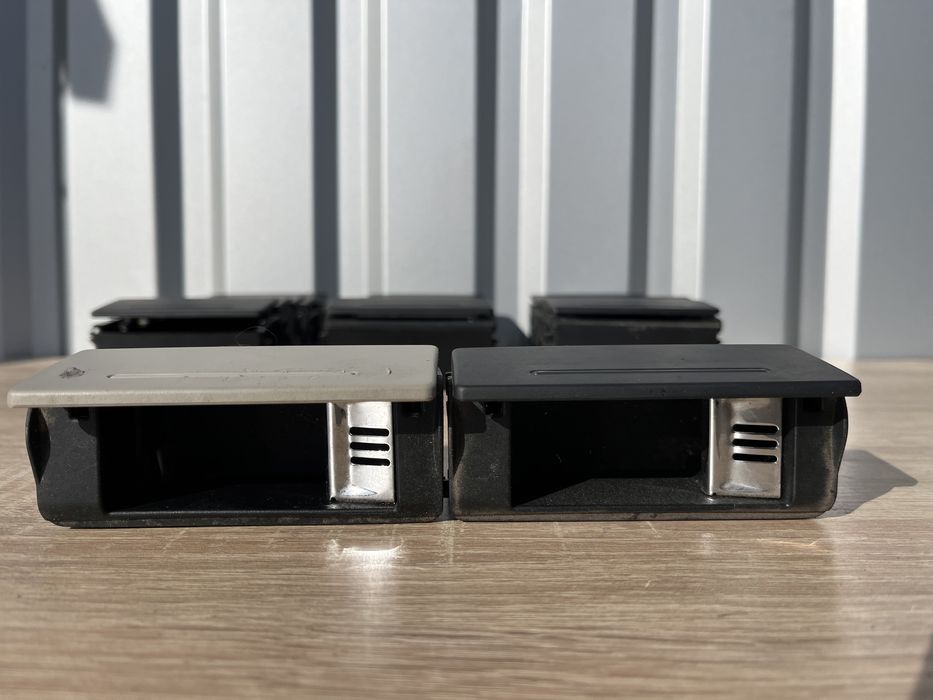 Попільничка Пепельница В Двері Audi A6 C6 розборка