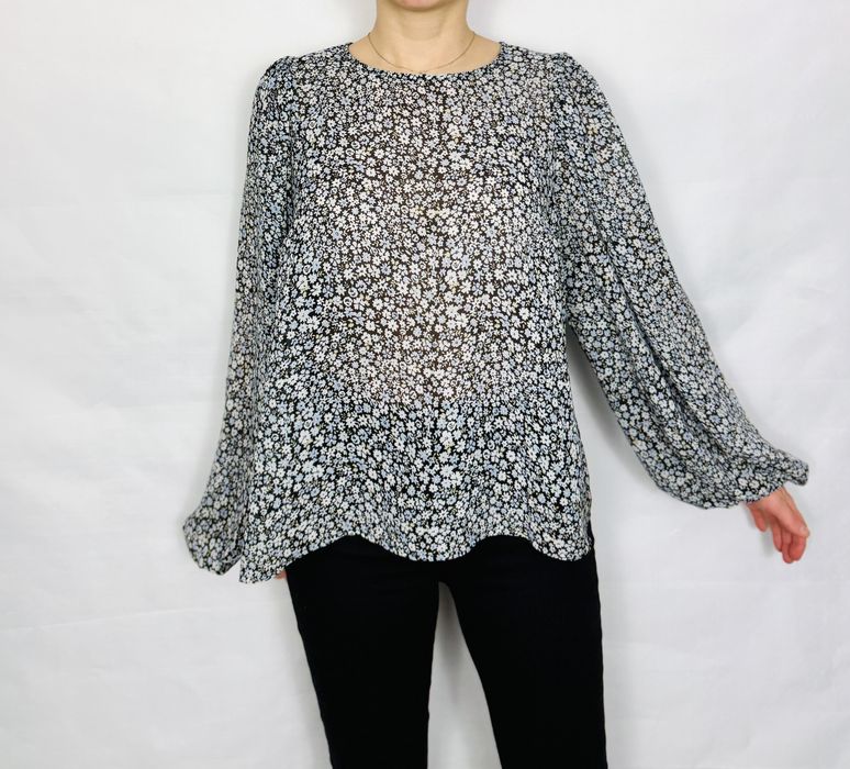 Czarna szyfonowa bluzka w drobne kwiaty L 40