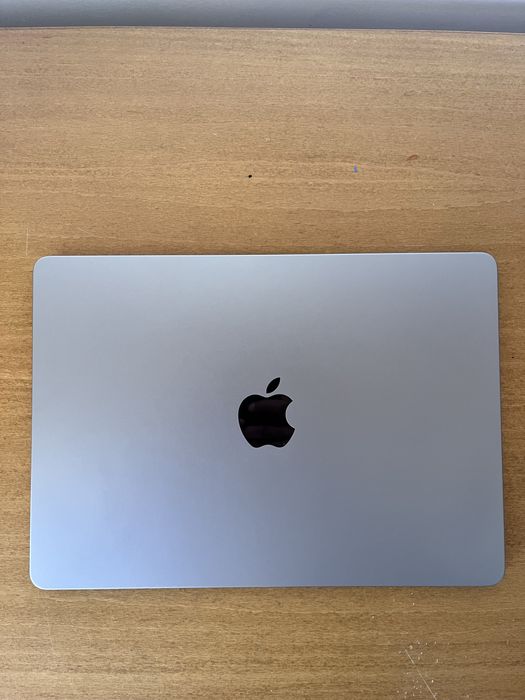 Macbook Air M2 - 8GB RAM - 256GB SSD (como NOVO)