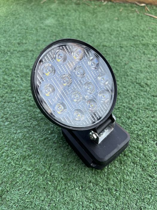 Halogen LED do akumulatorów Makita