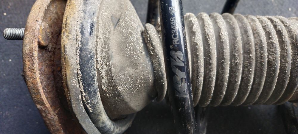 Sprężyna KYB amortyzator kolumna kompletna Toyota Avensis T25