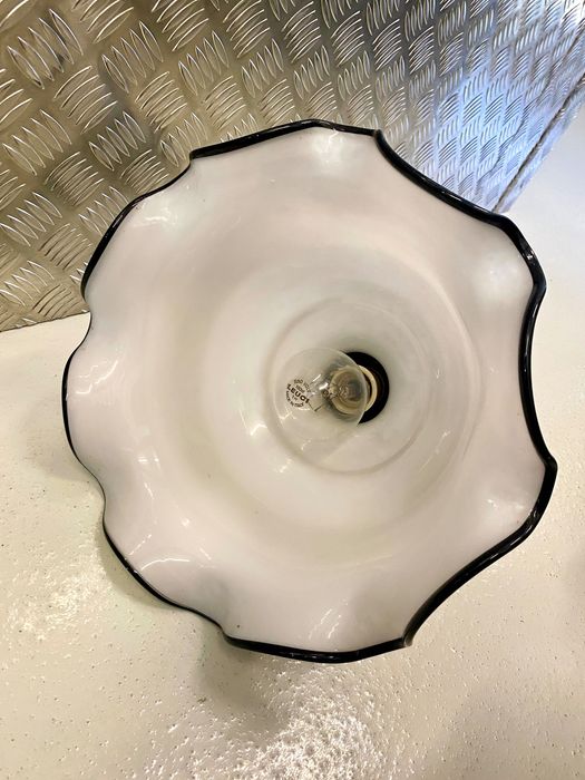 Candeeiro vintage em vidro branco