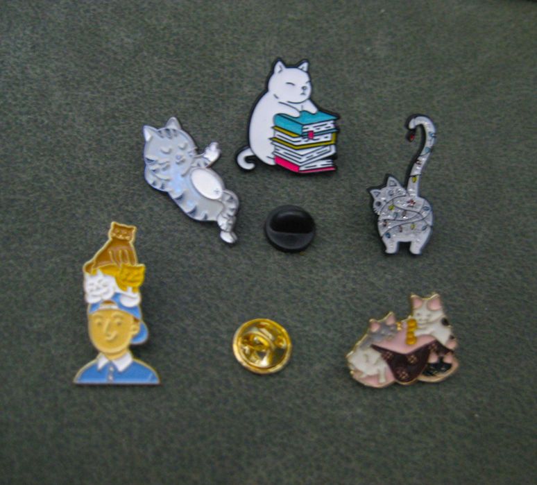 Pins Esmalte Morango NOVO