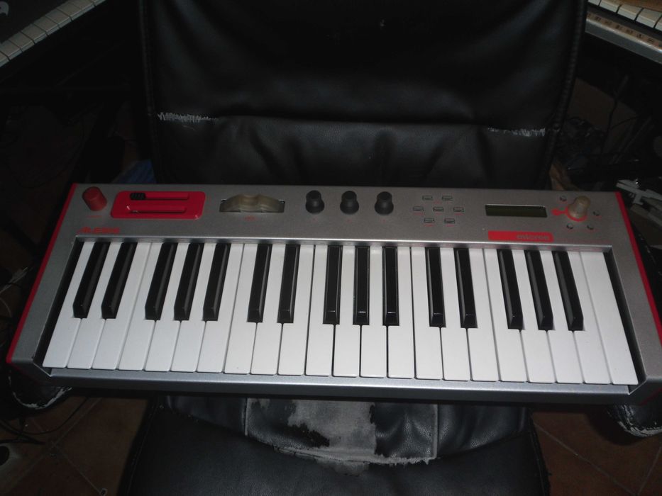 sintetizador hibrido alesis micron