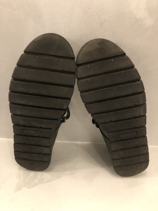Продам женские туфли Bartek.