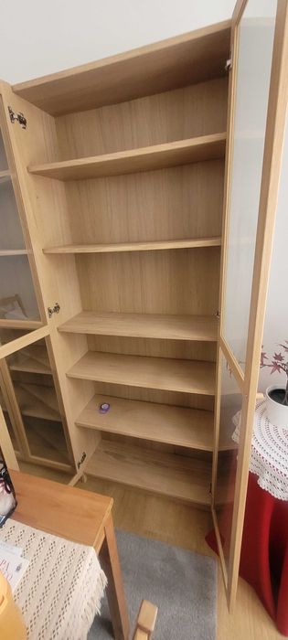 Estante/vitrine de parede multiusos como nova