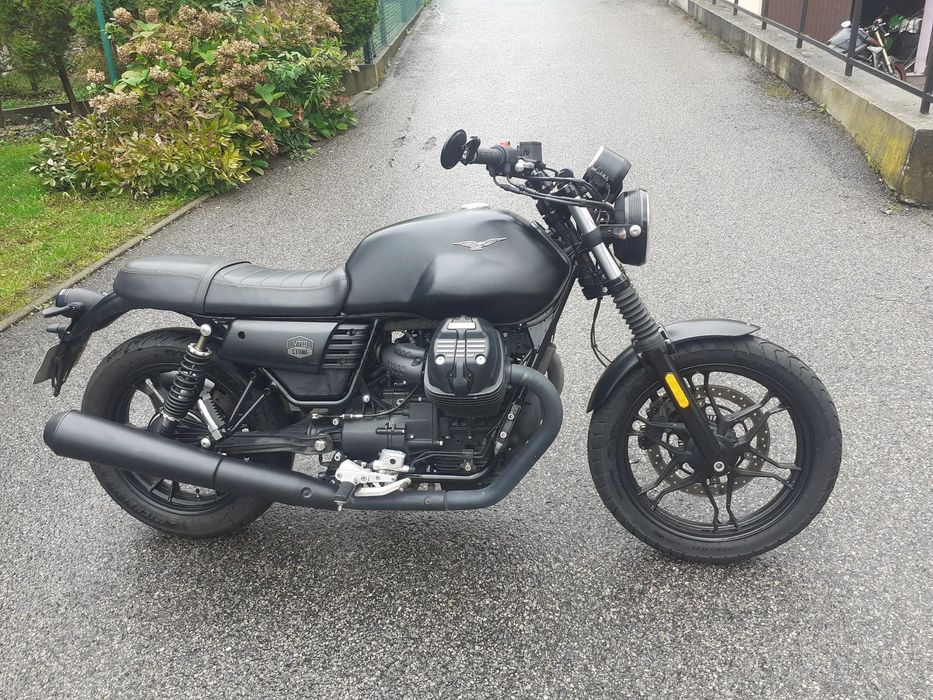 Moto Guzzi V7 Super oferta Moto Guzzi v7 stone z 2020 roku na A2