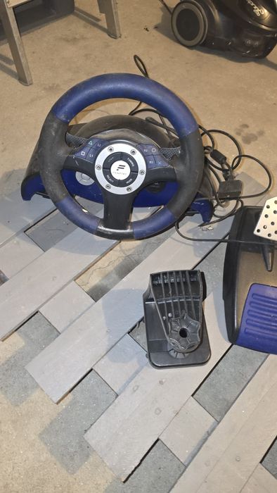 Volante e pedais