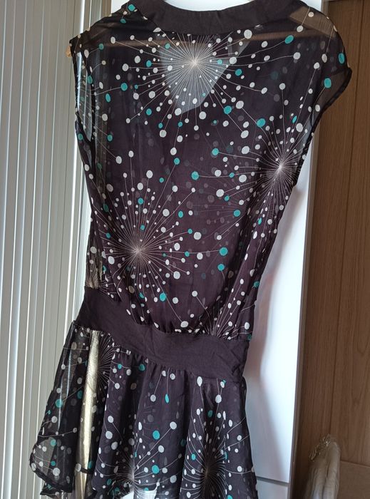 Camisola. Cintura com faixa Stradivarius