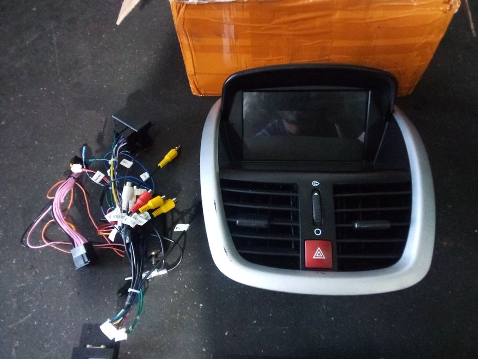 Radio multimedia Peugeot 207