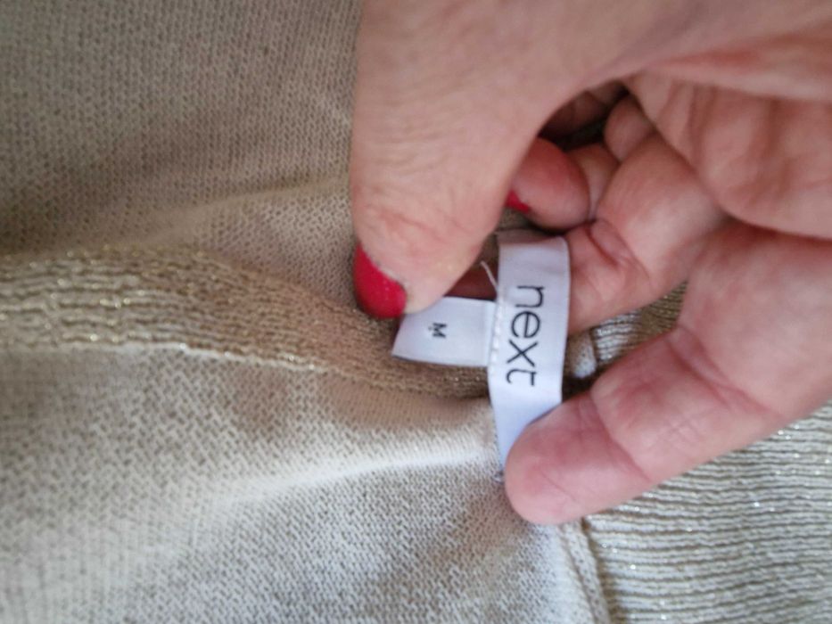 Sweterek złota nitka