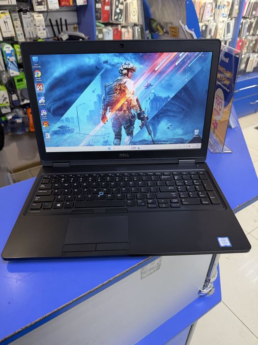 Dell latitude 5580/ i7-7820HQ/ 8GB/ 256GB SSD/ 940MX 2GB