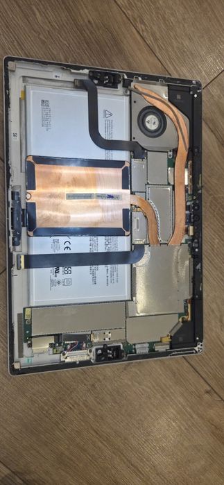 Microsoft Surface 4 pro - uszkodzona matryca
