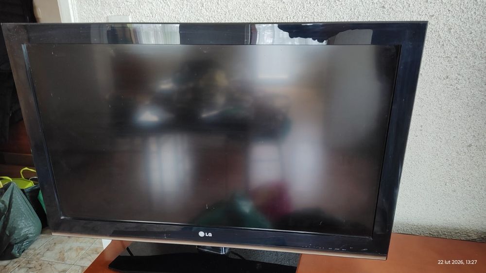 Telewizor LG 37LK450 z pilotem