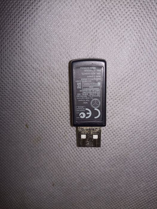 Продам безпроводную клавиатуру Logitech k240 комплект