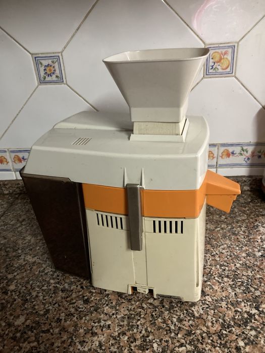 Maquina de fazer sumos em bom estado