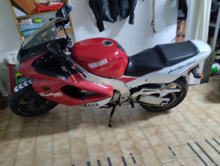 Yamaha thunderace 1000r