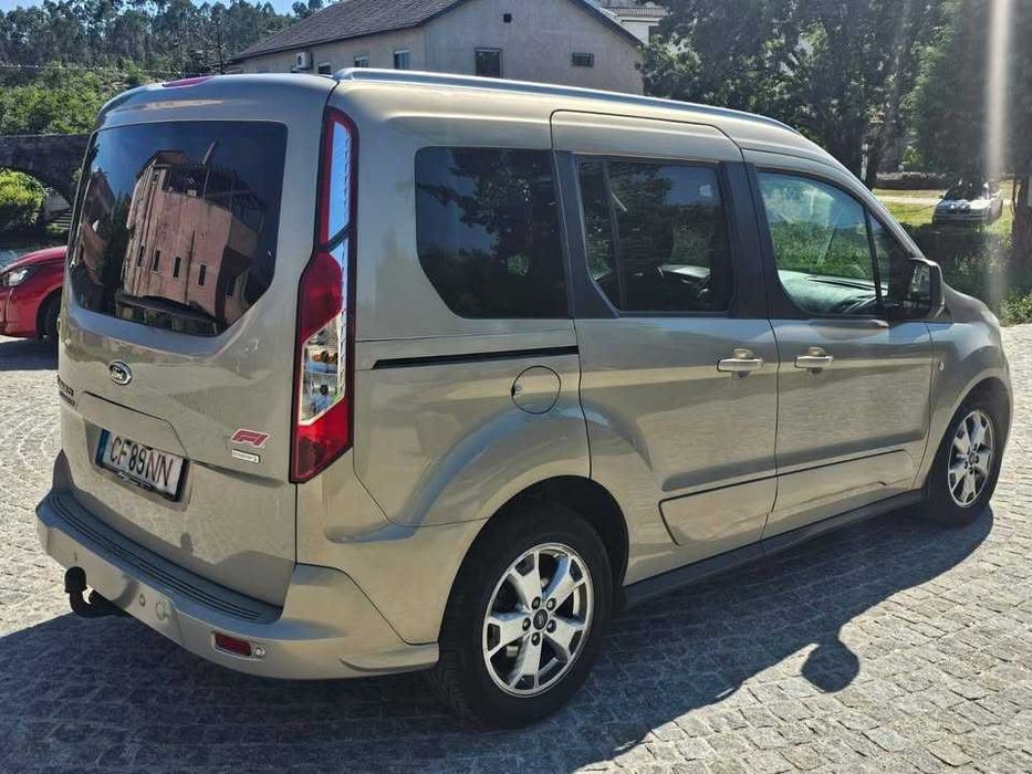 Ford Tourneo Serie Especial