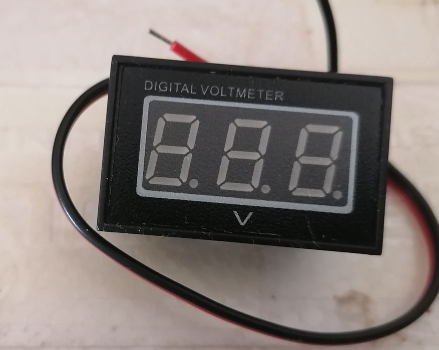 Voltímetro a prova de água  Red Light Color - Envio Grátis em 48 Horas