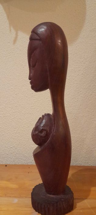 Escultura em madeira