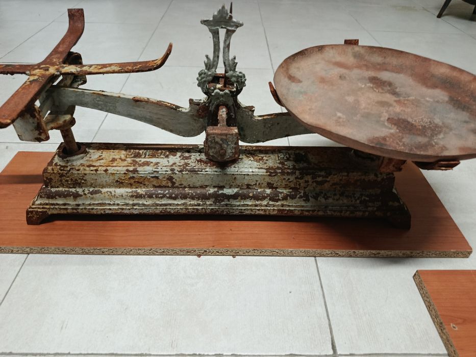 Antiguidades velharias Balança de 30 Kilos antiga