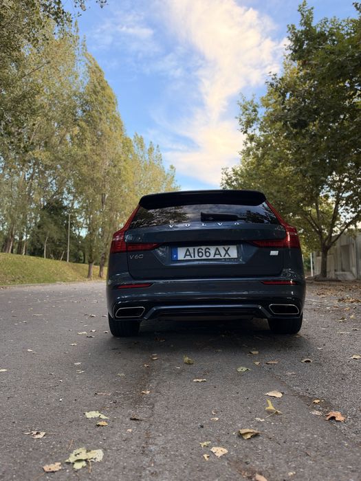 Volvo V60 T6 Plug-In Recharge R-Design