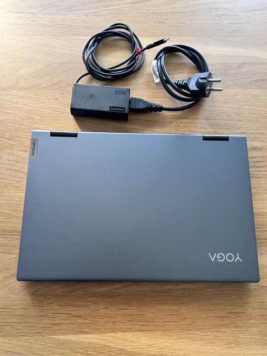 Lenovo Yoga 7 2-in-1, portátil premium com ecrã tátil