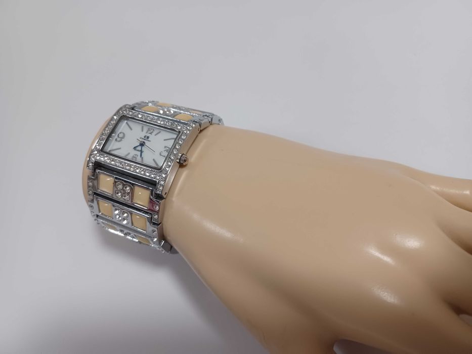 Годинник, кварц CS collection, інкрустований, механізм Японія.