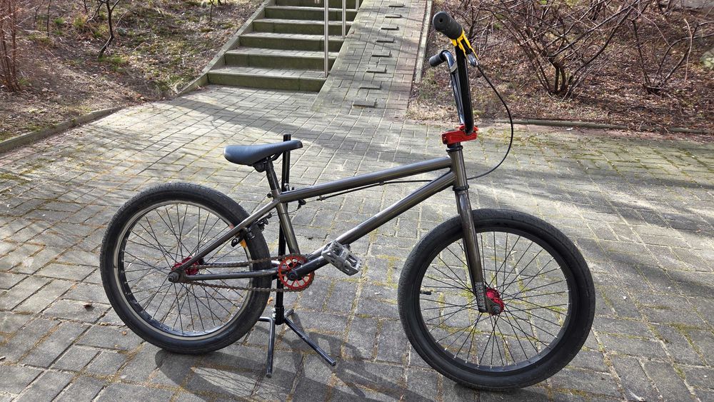 Wyczynowy rower BMX Academy entrant 20