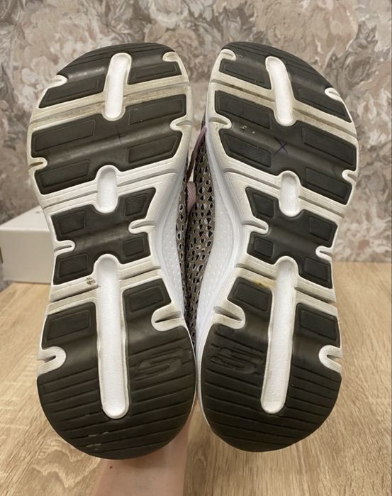 Skechers DVF Arch Fit р.39 -40 кросівки кроси