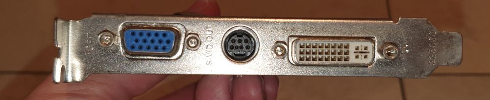 Sapphire Video Card DVI / CRT / Svideo64550848686209122