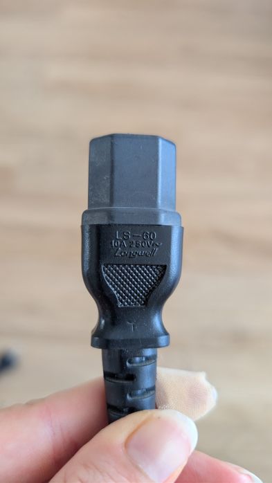 Wtyczka zasilająca longwell  LS-60