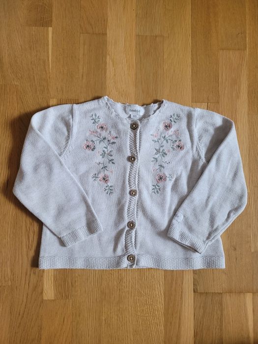 Beżowy sweterek Newbie z haftem dla dziewczynki 86 rozpinany stan bdb