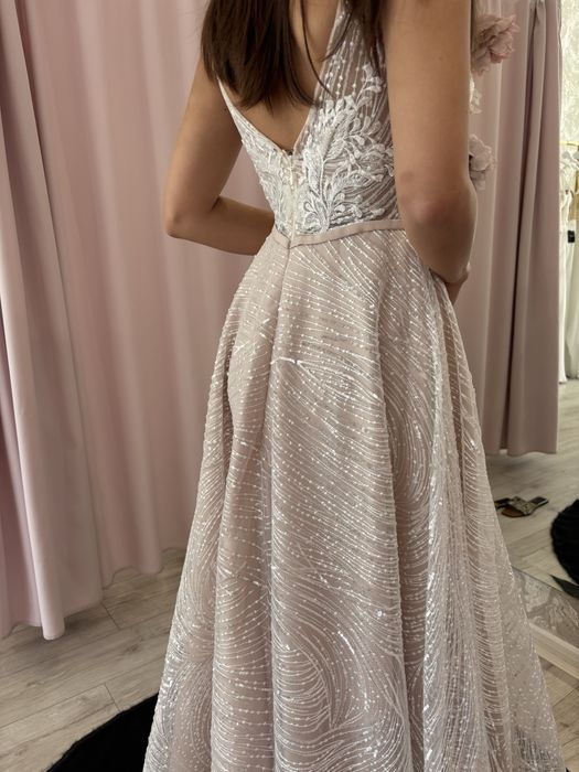 Piekna, nowa zjawiskowa suknia slubna