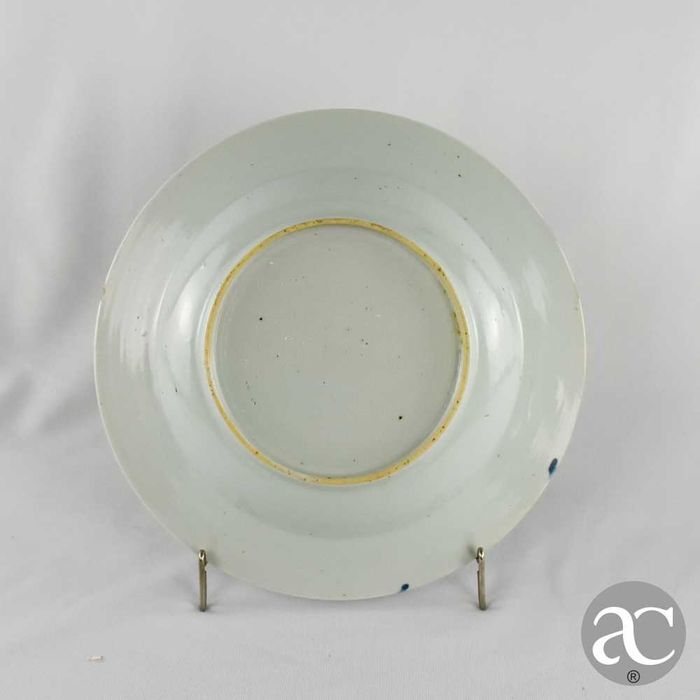 Par de pratos fundos porcelana da China, Período Qianlong, séc. XVIII