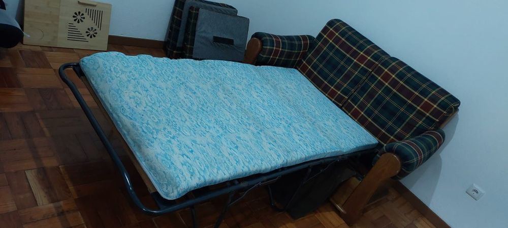 Sofá cama de madeira maciça