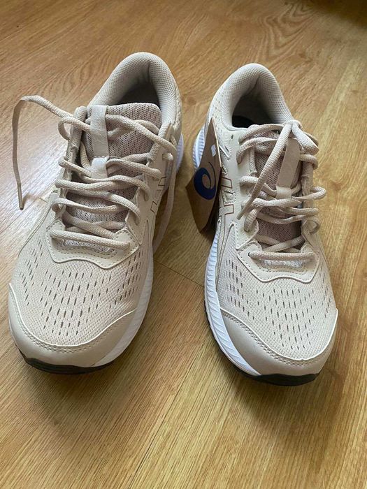 Кросівки Asics, жіночі 39 розмір