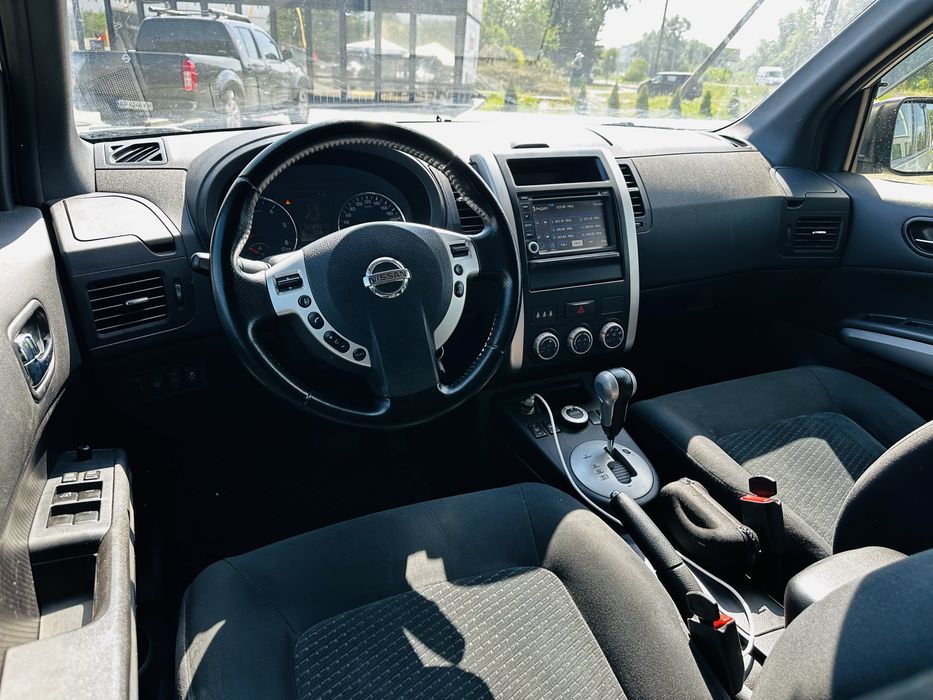 Продам Ниссан X-TRAIL 13-14 г.в.