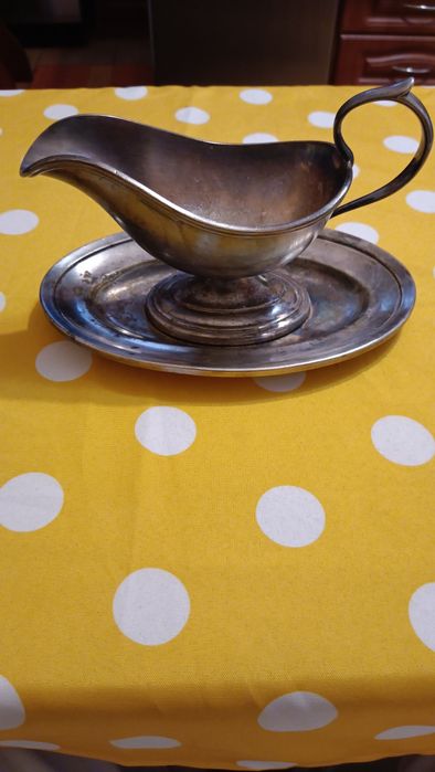 Antyczna posrebrzana sosjera