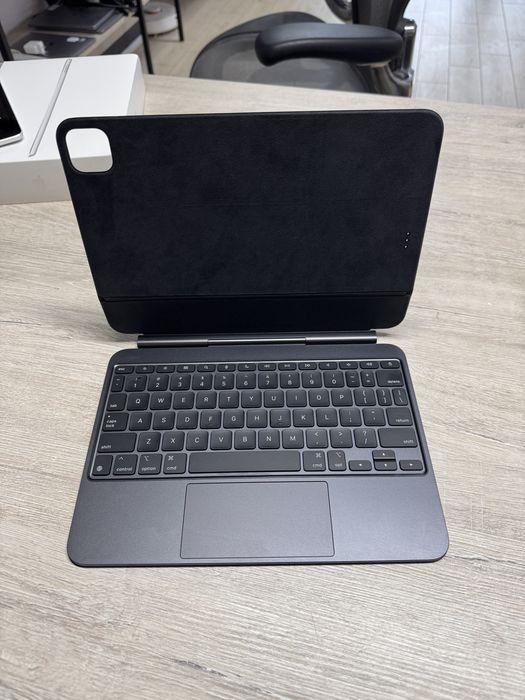 Apple Magic Keyboard 11 для iPad Pro 11 2024 2025 M4 M5 чохол
