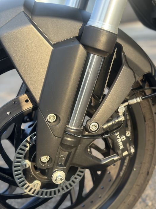 BAJAJ dominar 400 UG