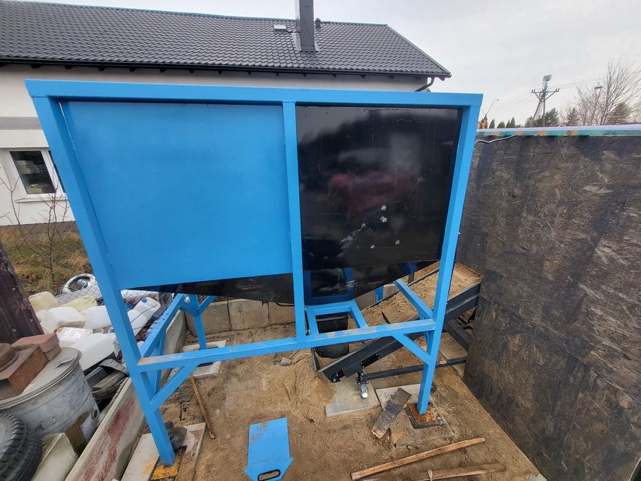 Zbiornik/silos z podajnikiem. Spawanie pod zamówienie