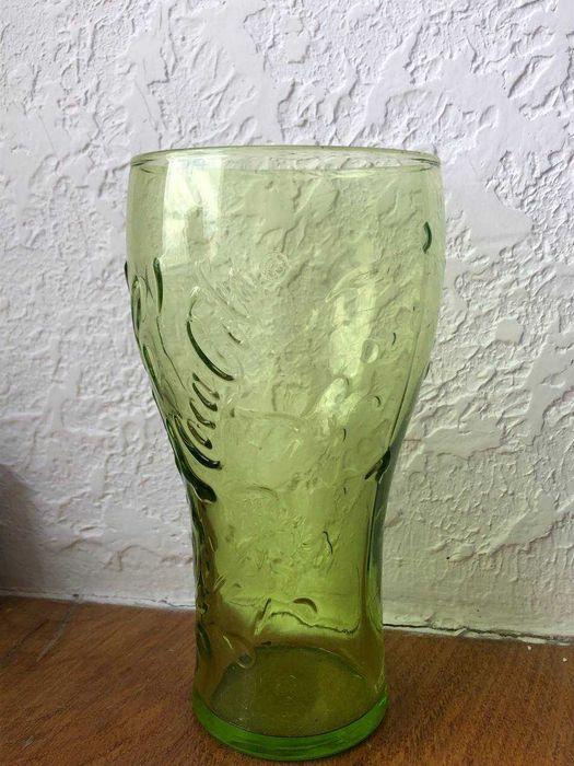 Стакан та бутилка Coca-Cola 1993 рік