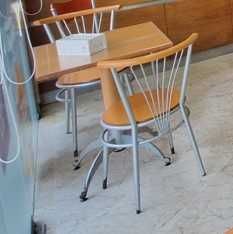 Mesas de café + cadeiras