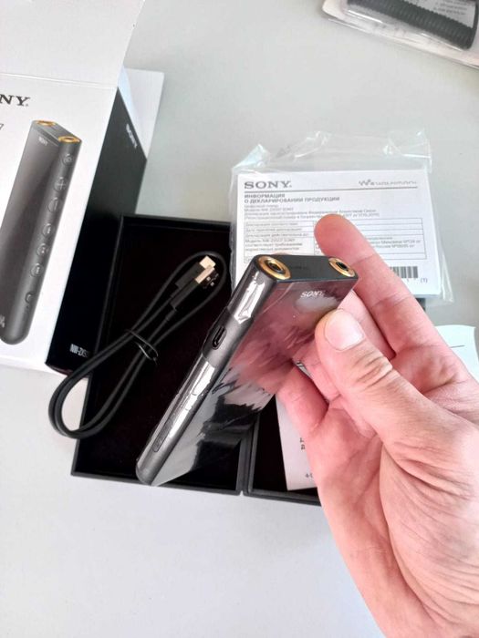 Hi-Res плеєр Sony NW-ZX507 64GB Black