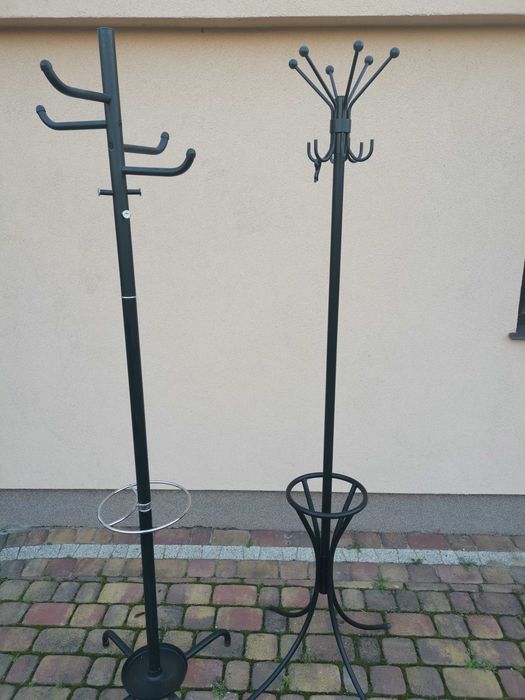 Wieszak stojący na ubrania