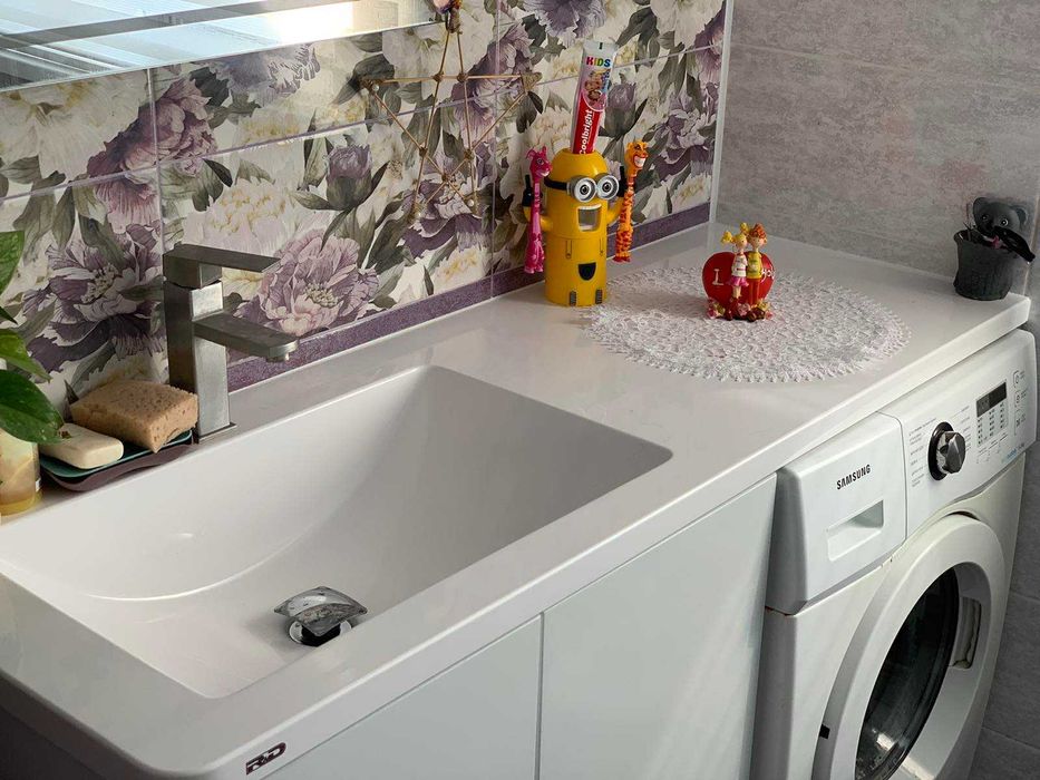 Стільниця з умивальником зі штучного каменю умивальник над стіральною