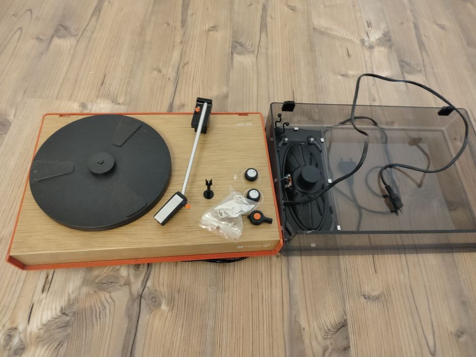 Gramofon z lat 80 tych