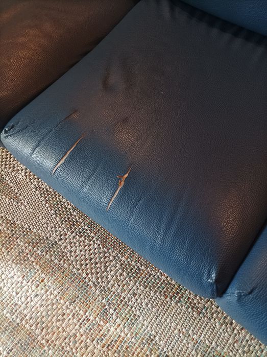 Sofá 3 lugares azul petróleo